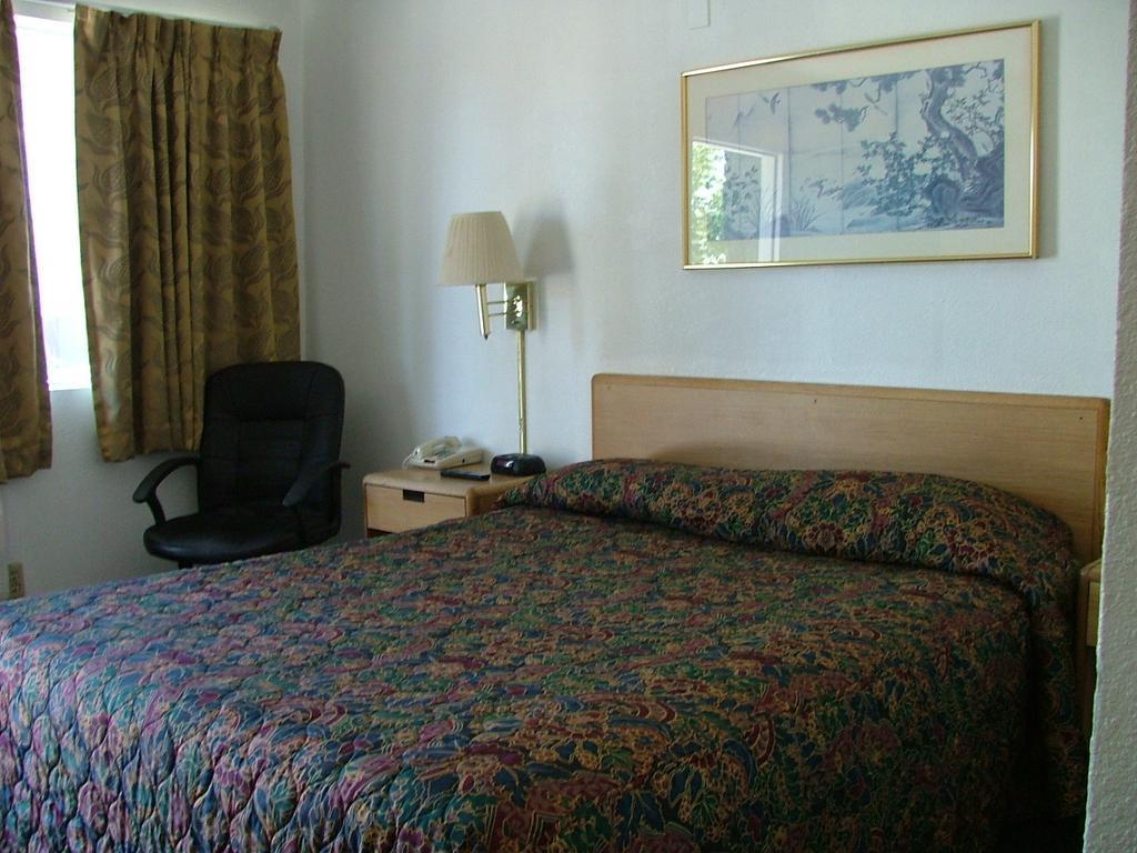 American Budget Inn And Suites-Modesto Exteriör bild